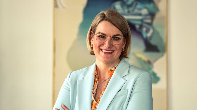 Portraitfoto von Oberbürgermeisterin Eva Weber