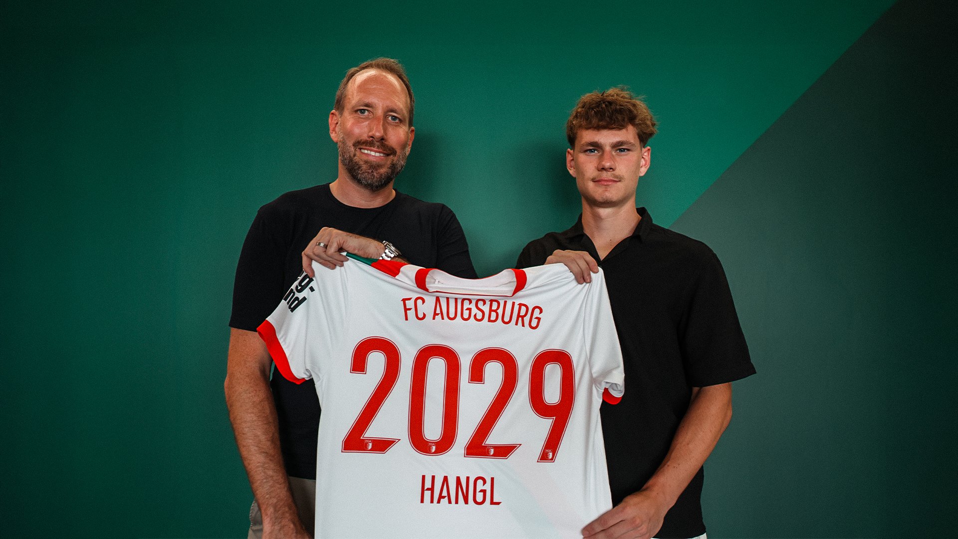 Austria youth international Florian Hangl is staying at FCA | FC Augsburg