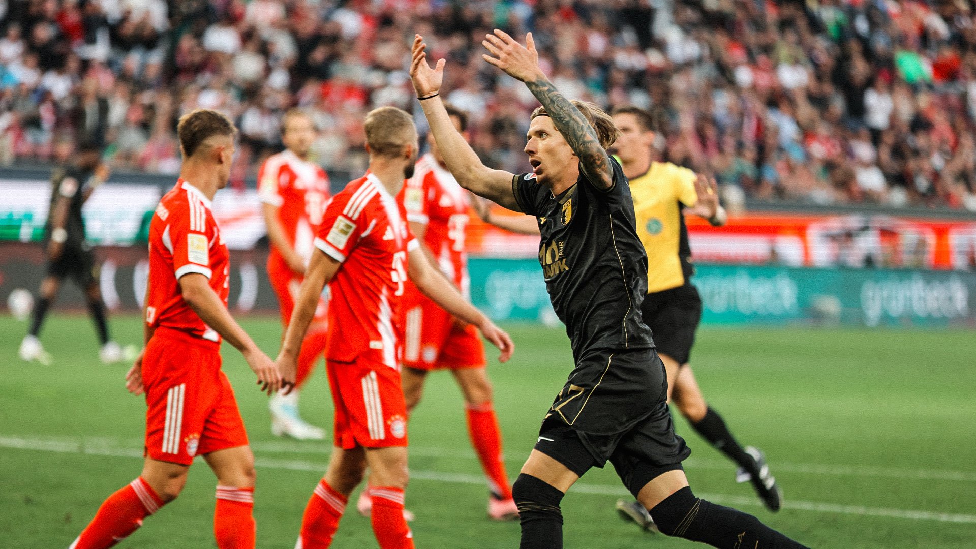 FCA beaten by Bayern despite thrilling late rally | FC Augsburg