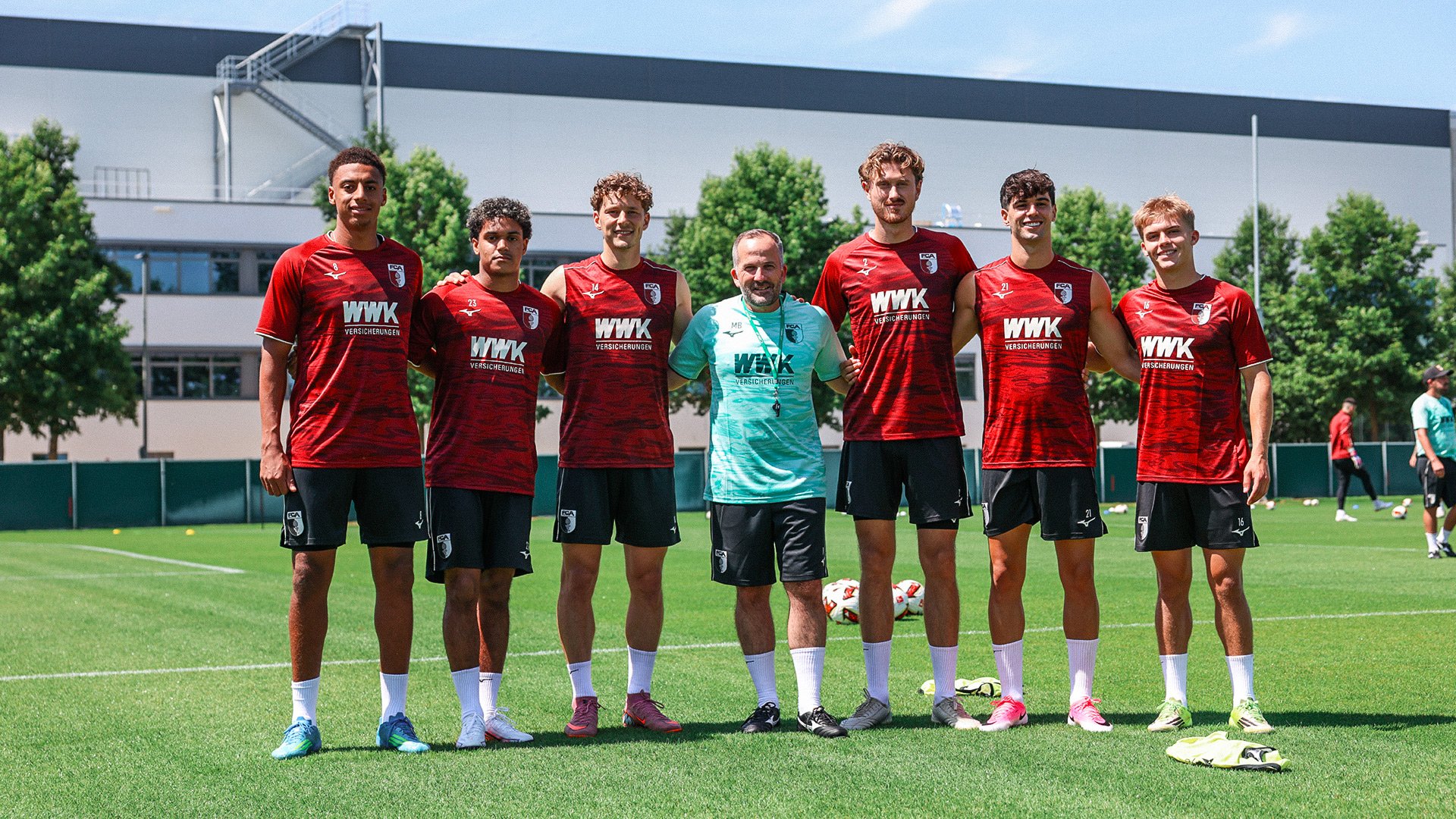 Trainingsauftakt: Erste Einheit auf dem Platz