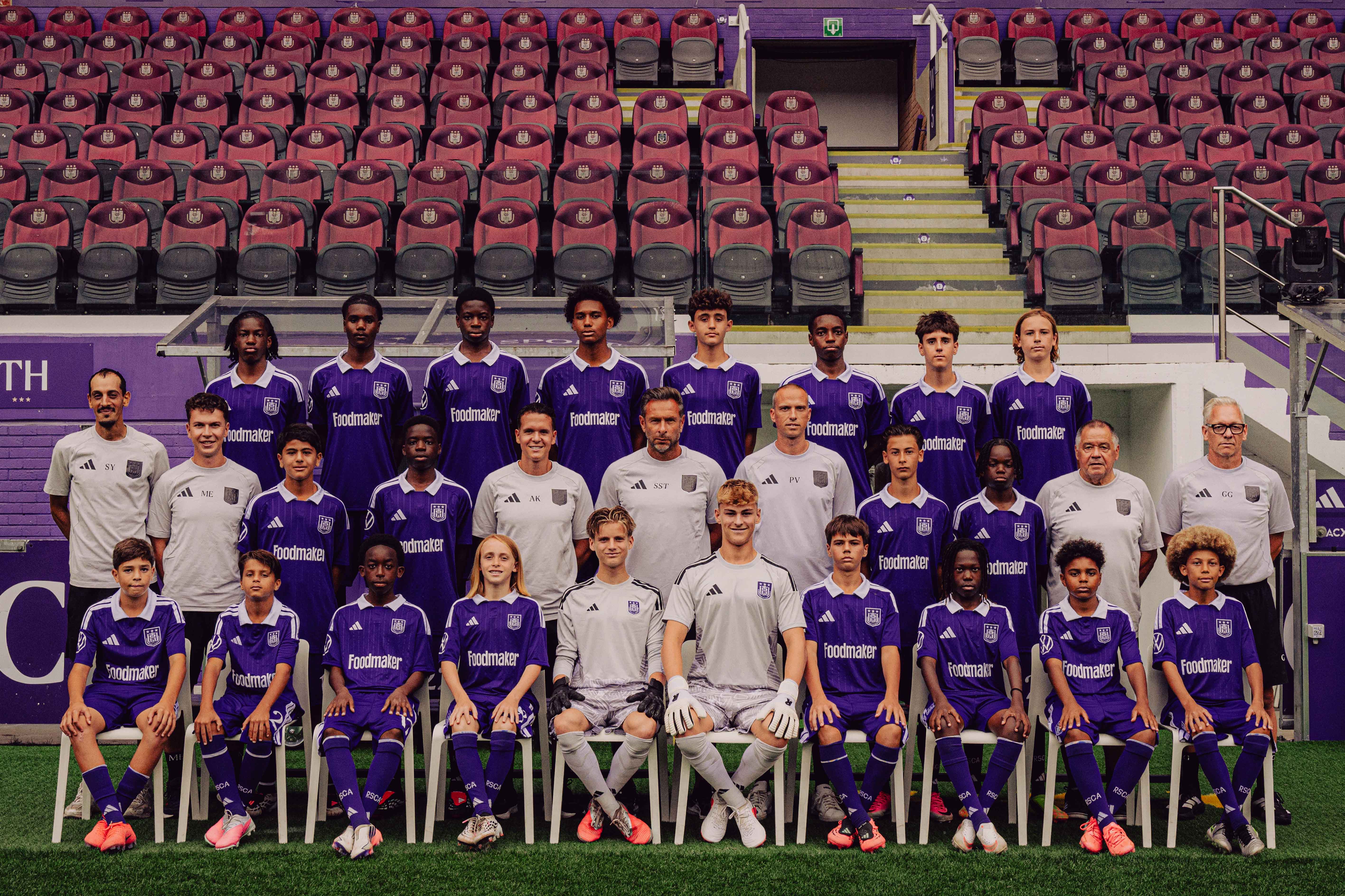 Mannschaftsfoto der U15 des RSC Anderlecht 2026/27.