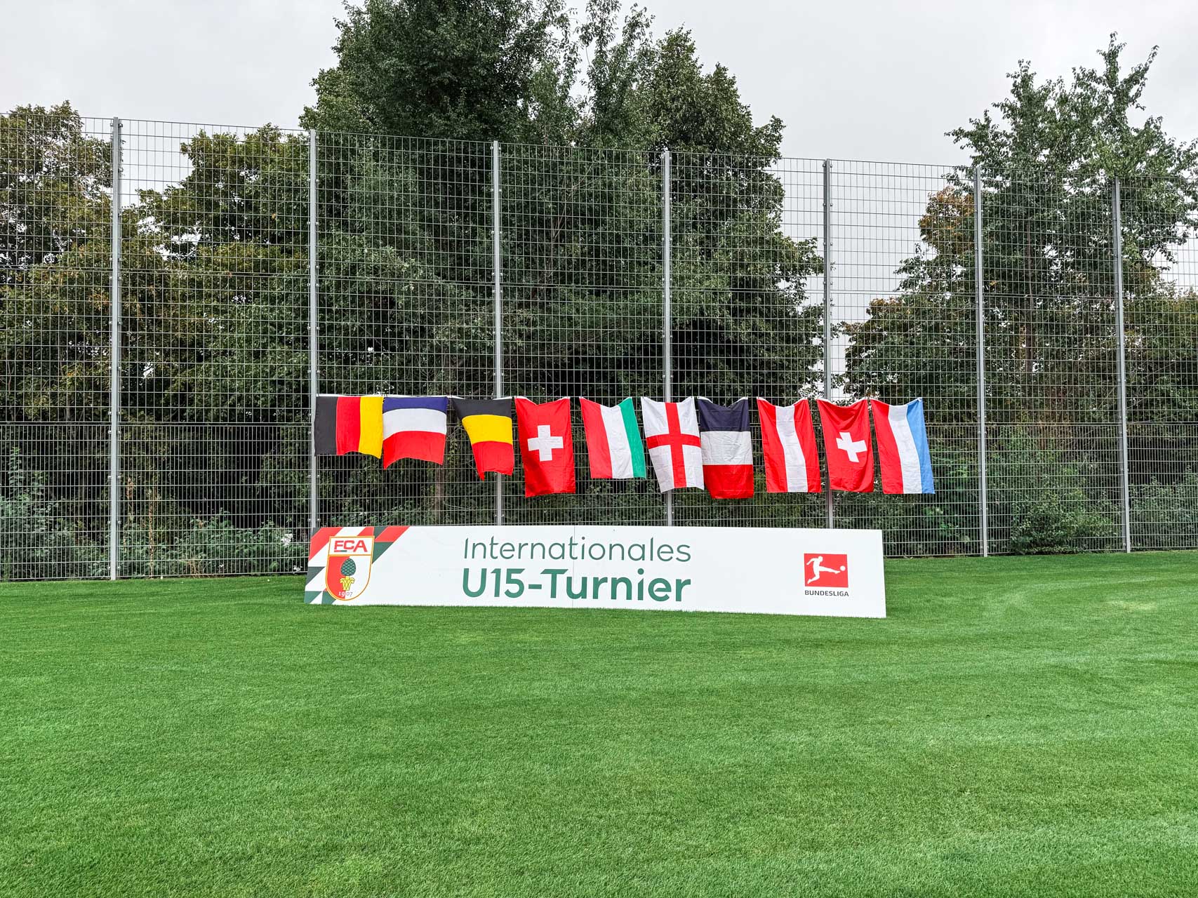 Flaggen vom U15 Turnier.