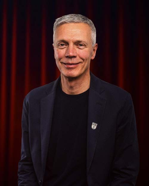 Portraitfoto von Thomas Müller, Aufsichtsratsvorsitzender des Fußball-Club Augsburg 1907 e. V.