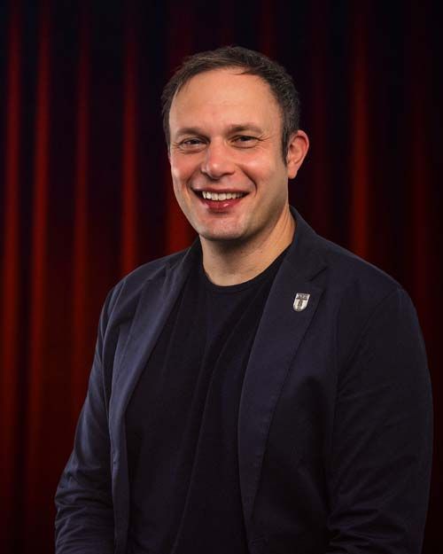 Portraitfoto von Raphael Brandmiller, Präsidiumsmitglied des Fußball-Club Augsburg 1907 e. V.
